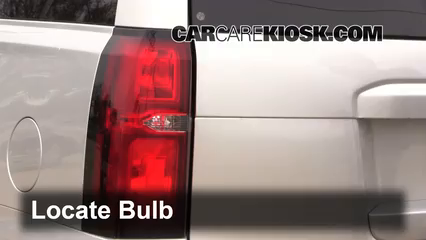 2015 Chevrolet Suburban LT 5.3L V8 FlexFuel Éclairage Feu clignotant arrière (remplacer l'ampoule)